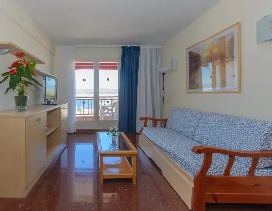 Appartamento con due camere da letto con vista mare laterale